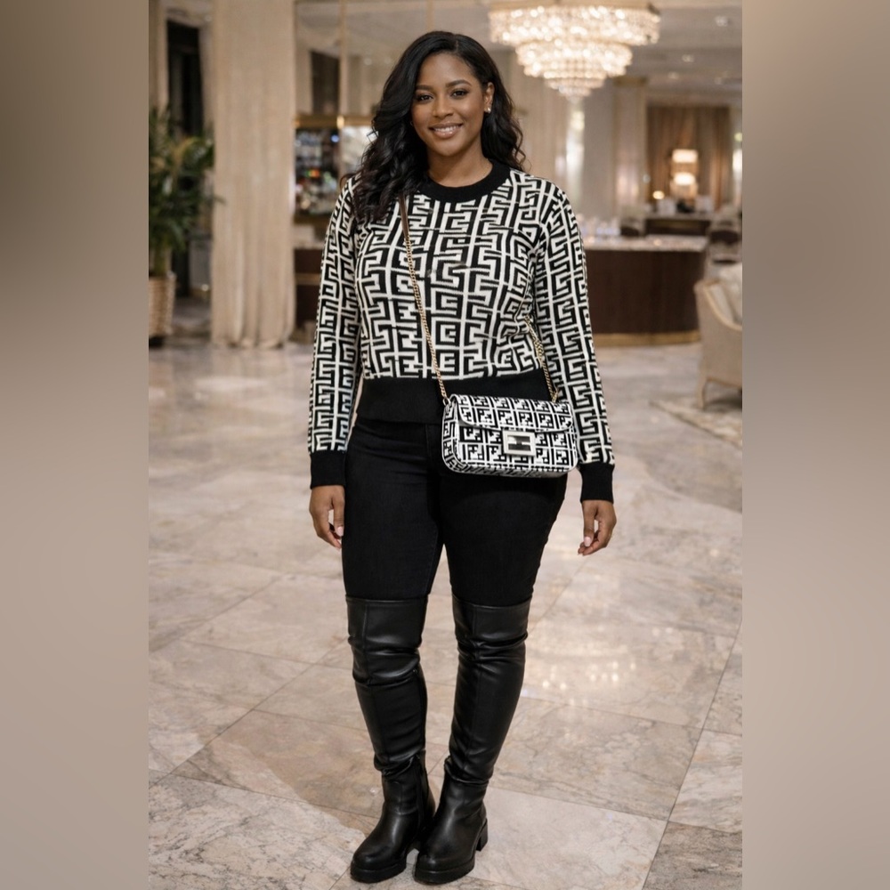 Debut Black & White Logo Knit Crop Sweater - Picture 2 of 5